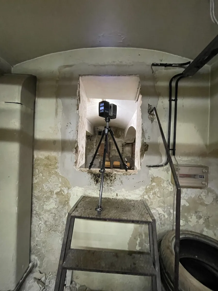 Laserscanner im Altbaukeller